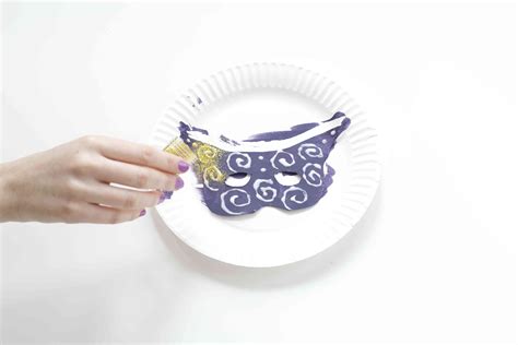 Homemade Mask Using Plate for Pattern 的图像结果