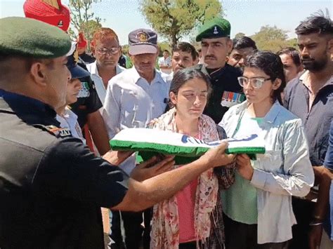 Sikar’s braveheart navy soldier martyred Sister fainted upon seeing the ...