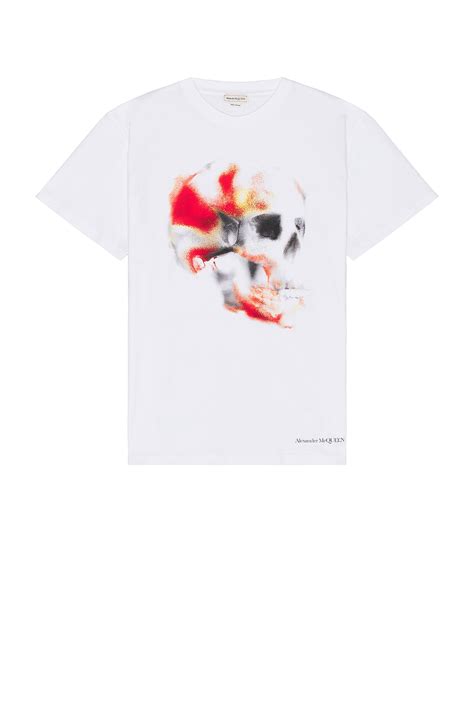 McQueen CAMISETA en White, Red, & Black | FWRD