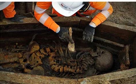 खुदाई दौरान कब्र से मिले 230 से ज्यादा कंकाल व आभूषण - sri lanka s ...