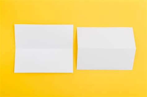 Page 2 | Folded card mockup Images - Free Download on Freepik