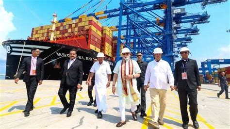 'Jai Kerala, Jai Bharat', Modi dedicates Vizhinjam Port to nation; will ...
