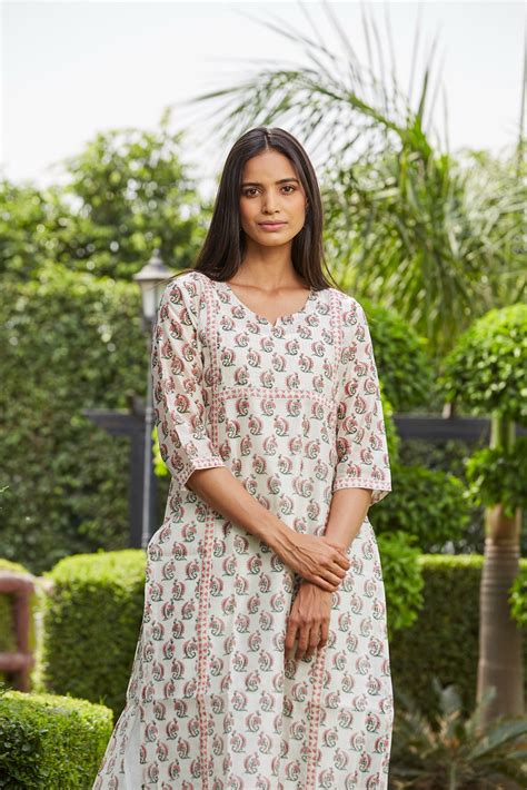 Manjari Kurta + Pant Set of 3 – ptraani.com