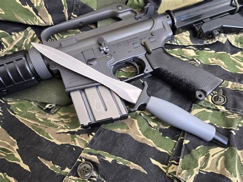 Gear Review: SDS Imports Vietnam Era MAC MK II Knife - Shooting News Weekly - imports of vietnam from india