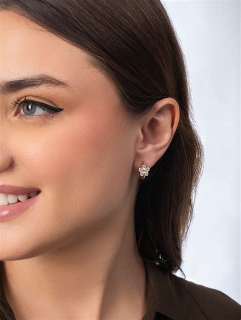 Flower Huggies - 18K Gold Plated – Elinor Jewels