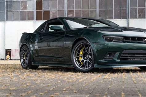 Chevrolet 5th Gen Camaro SS with 19" ARC-8 Wheels in Anthracite