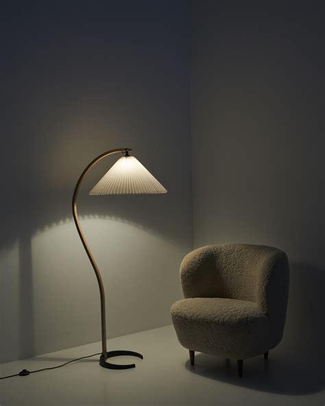 Timberline Floor Lamp – Wool