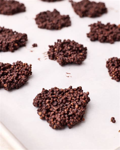 Chocolate Quinoa Crisps - Easy 5 Minute Recipe