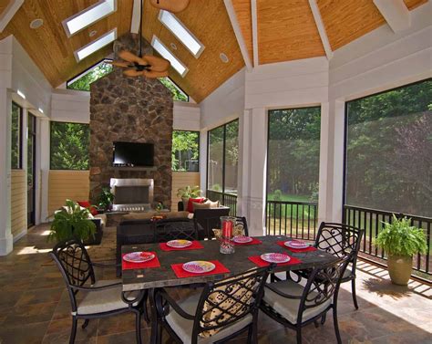 30 Delightful And Intimate Three-Season Screened Porch Ideas | Porch ...