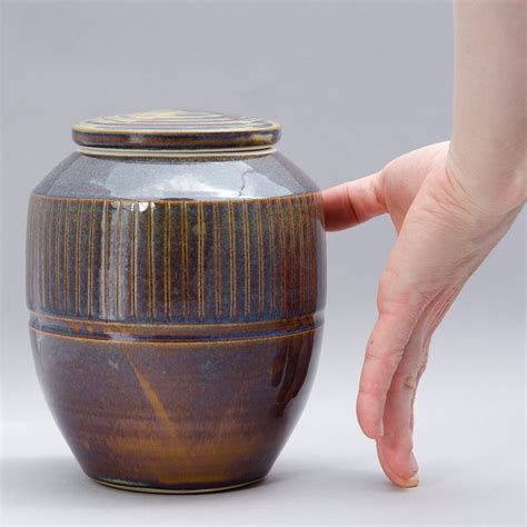 Urn 48kg 106 Pounds Pre Cremation Weight | 1.7 Litres | Pottery Ceramic ...