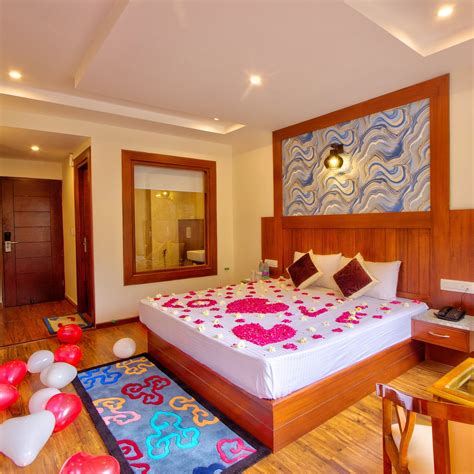 THE HUSKY LODGE AND CAFE (Manali) - Lodging Reviews, Photos, Rate ...