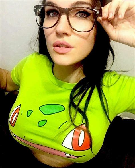 Daniela Basadre : r/geekygirls