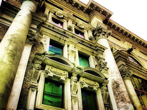 Download wallpaper 1024x768 home, city, facade, view from below ...