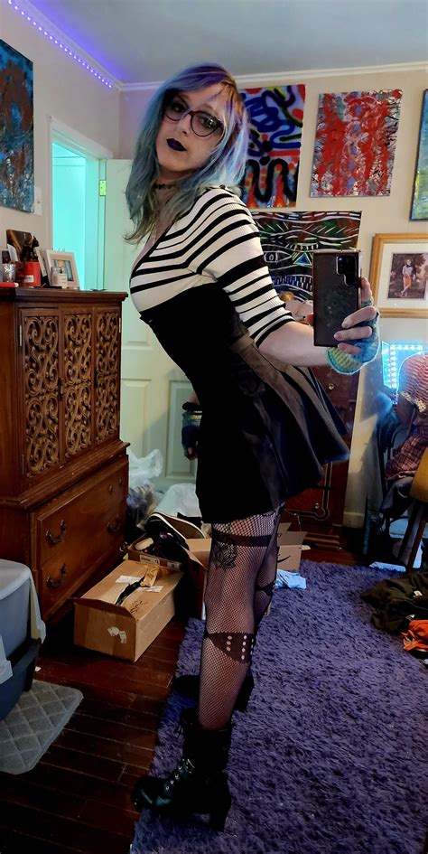 Big titty goth girlfriend anyone? : r/transpositive