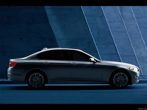2011 BMW 5-series | Side