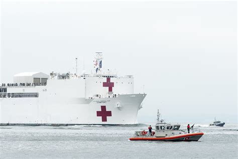 10艘美国医疗船出动，协助纽约抗击病毒？谣言根本经不起推敲_腾讯新闻