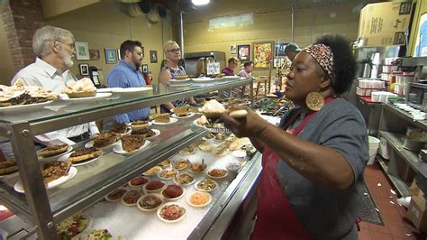 Arnold's Country Kitchen | Tennessee Crossroads | NPT