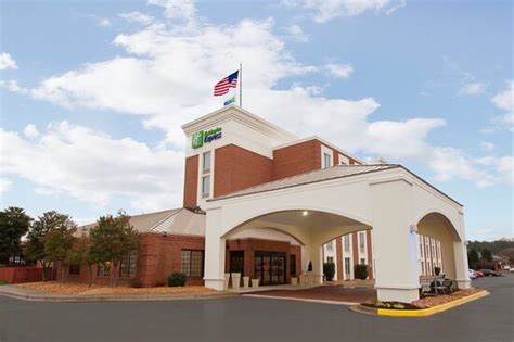 HOLIDAY INN EXPRESS FREDERICKSBURG SOUTHPOINT BY IHG - Hotel Reviews ...