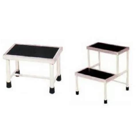 Hospital Equipment - Gynae Examination Table Manufacturer from New Delhi