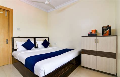 Stay at Hotel Nilachal in Bahadurpur, West Bengal.