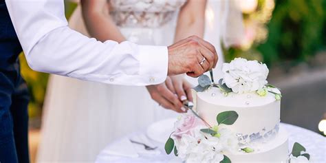 Je suis rentrée tôt à la maison et j'ai trouvé mon mari en train de ...