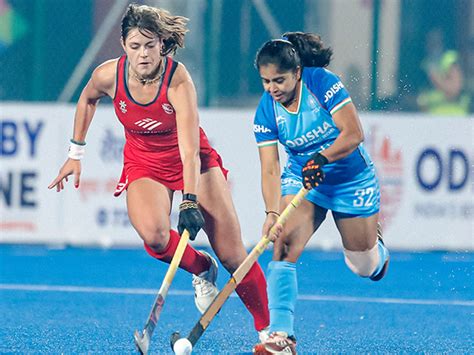 Hockey India congratulates Neha on completing 150 international caps