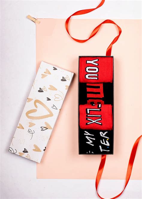 Get Hopeless Romantic Socks Gift Box at ₹ 1299 | LBB Shop