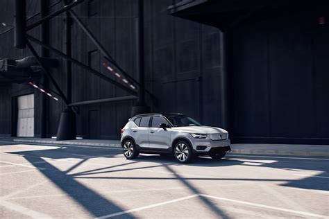 Volvo unveils its first electric car, the XC40 Recharge – TechCrunch