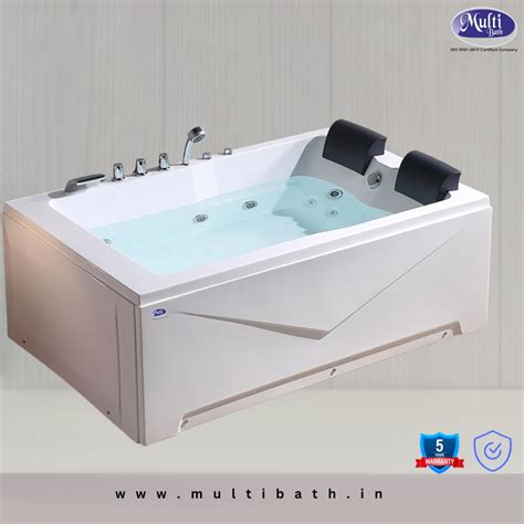 Jacuzzi Luxurious Bath Tub