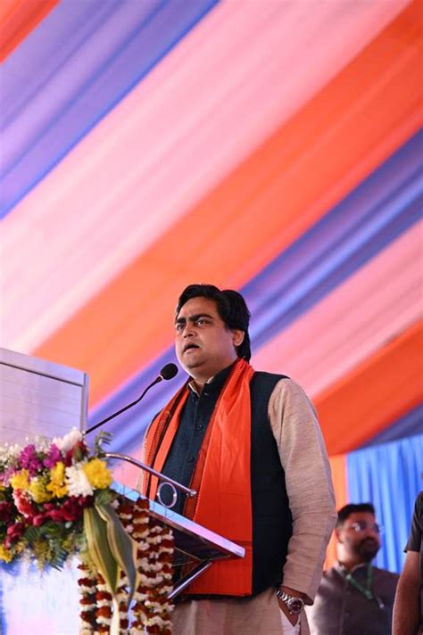 Shri Shantanu Thakur flags-off the 1st trial cargo vessels from Maia ...