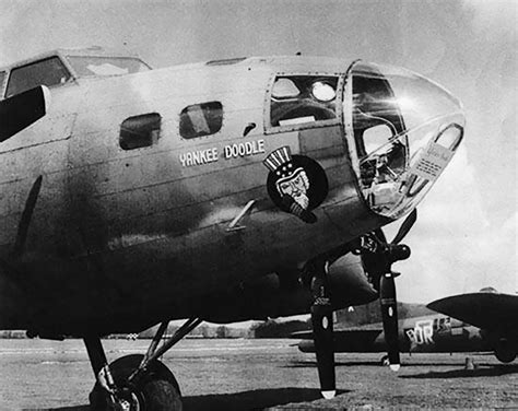 Asisbiz 41 9023 B-17E Fortress 8AF 91BG322BS LGX Yankee Doodle nose art ...