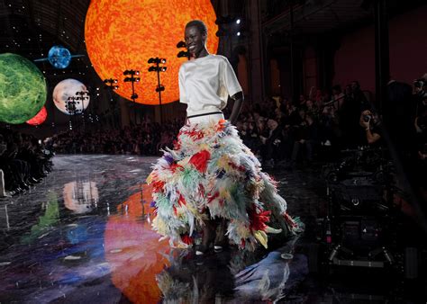 Adele Hello Most Views 的图像结果