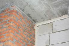 intonacare soffitto crepe sul soffitto immagine stock immagine di materiale intonacare soffitto crepe sul soffitto immagine stock immagine di materiale