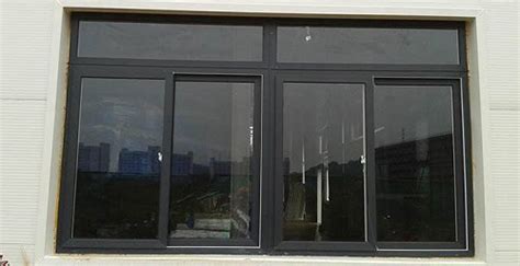 塑钢玻璃窗安装固定方法 门窗上打密封胶如何美观,行业资讯-中玻网