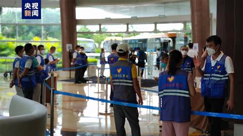 海南：8月10日计划执飞17架次航班 3000多名滞留游客陆续返回 - 国际在线移动版