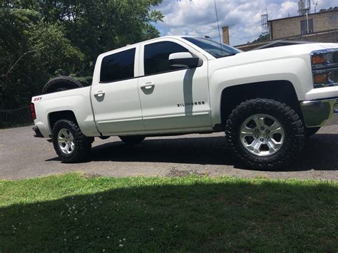 295/70/18 On 2017 Silverado 1500 z71 2.5 leveling kit RC with rear ...
