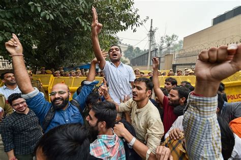 JNU protest: Rough showdown between cops, students at Ber Sarai