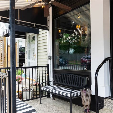 The Piccadilly at Manhattan in St. Louis, MO (With Photos)