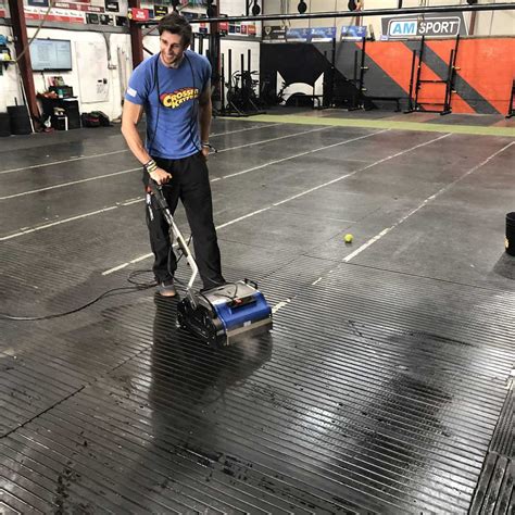Gym Mop 101: A Comprehensive Guide to Keeping Rubber Gym Floors Spotless