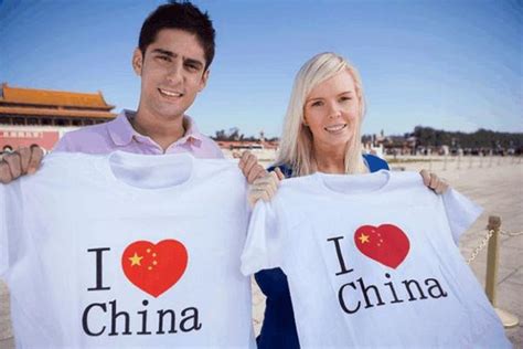 来中国的外国人却越来越多，难道国外不好吗？