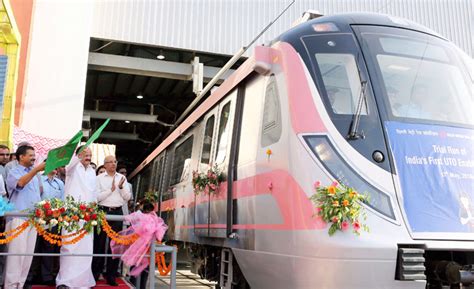 Venkaiah Naidu And Arvind Kejriwal Flag Off Delhi Metro's Test-Drive Of ...