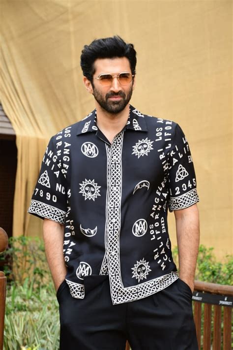 Anil Kapoor & Aditya Roy Kapur Look Like Two Dishy Dudes In Black At ...