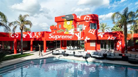 Download Bart Mansion Supreme Laptop Wallpaper | Wallpapers.com