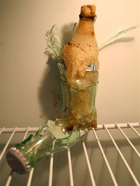 Exploding Coke Bottle 的图像结果
