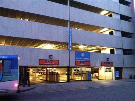 LAX - 405 Airport Parking - Parking in Inglewood | ParkMe