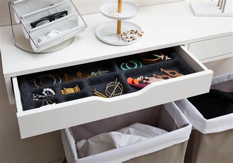 Walk-In Closet Organizing 的图像结果