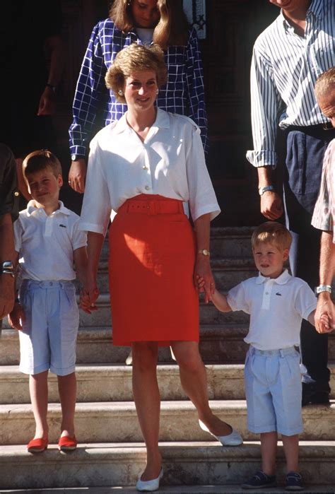 28 pictures of Diana, Princess Of Wales in the most stunning summery ...