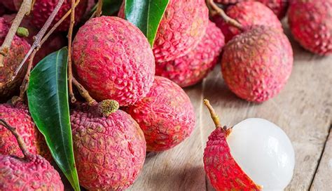 5 Fruits You Must Include in Your Monsoon Diet - lifeberrys.com