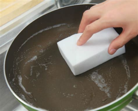 锅烧糊了上面黑的怎么去掉 很容易就可以洗干净千万不要用