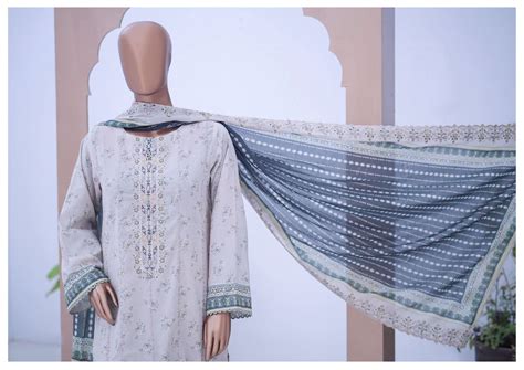 Riwayat Embroidered Lawn Collection – R-4 – YourLibaas